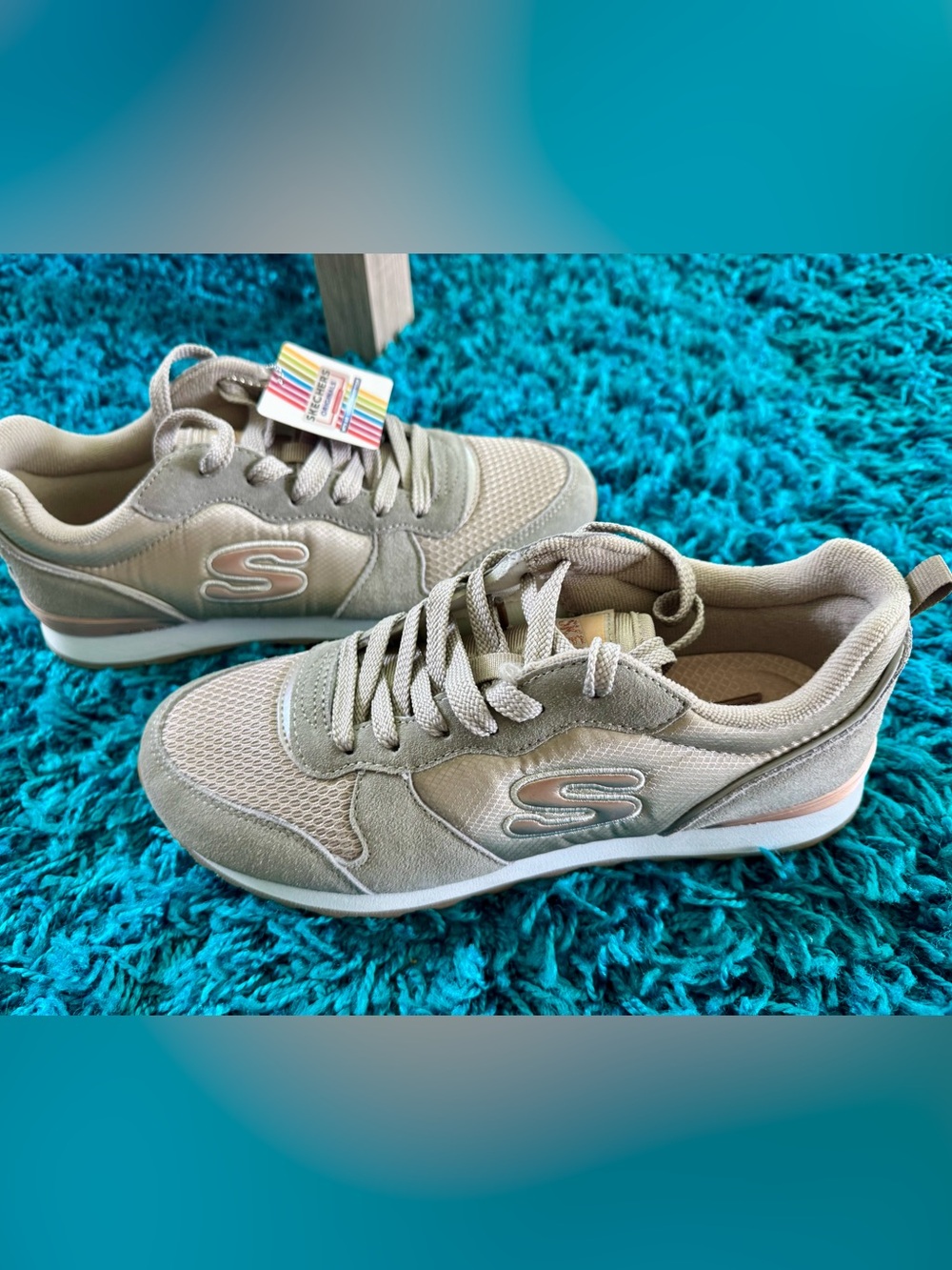Skechers Women's Beige Tan Lace-Up Sneaker. New with tags! Size 10